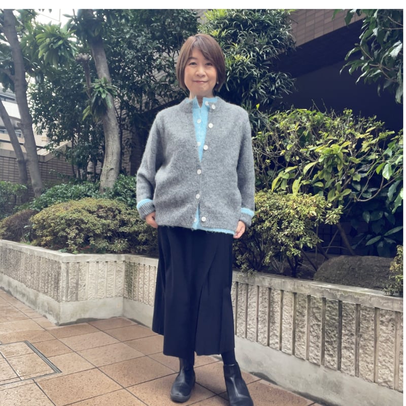 2枚着ている風カーディガンニット（グレー・ライトブルー） | Midum