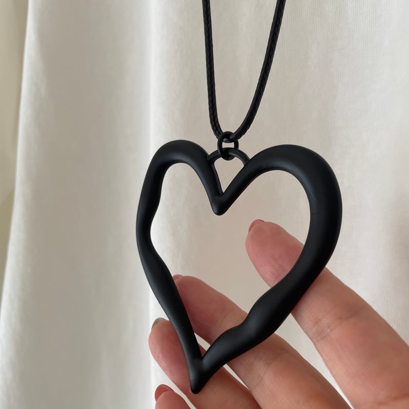 破格 大きなハート リビアングラスハート×ブラックオーラライトk18k14 ブラックハートネックレス | Midum ミドゥム