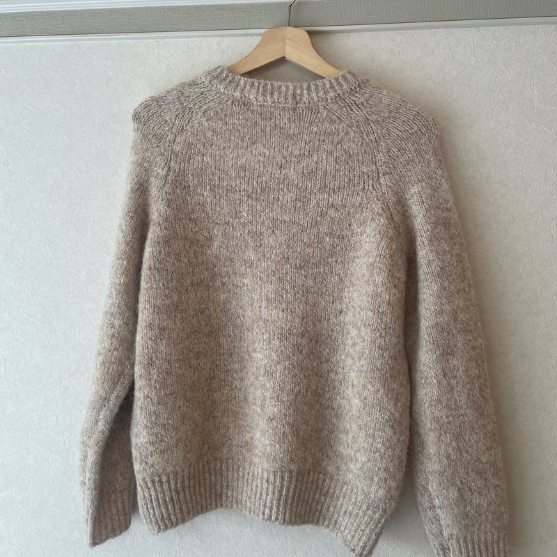 Vネックセーター（ホワイトベージュ） | Midum ミドゥム