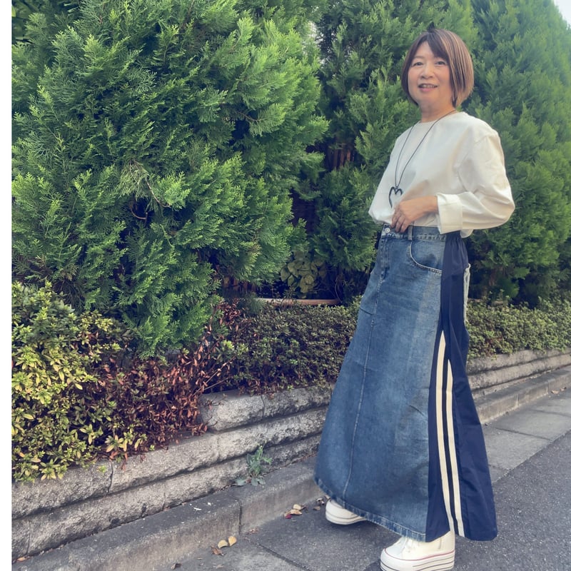 ライン入りデニムドッキングスカート（ネイビーのみ） | Midum ミドゥム