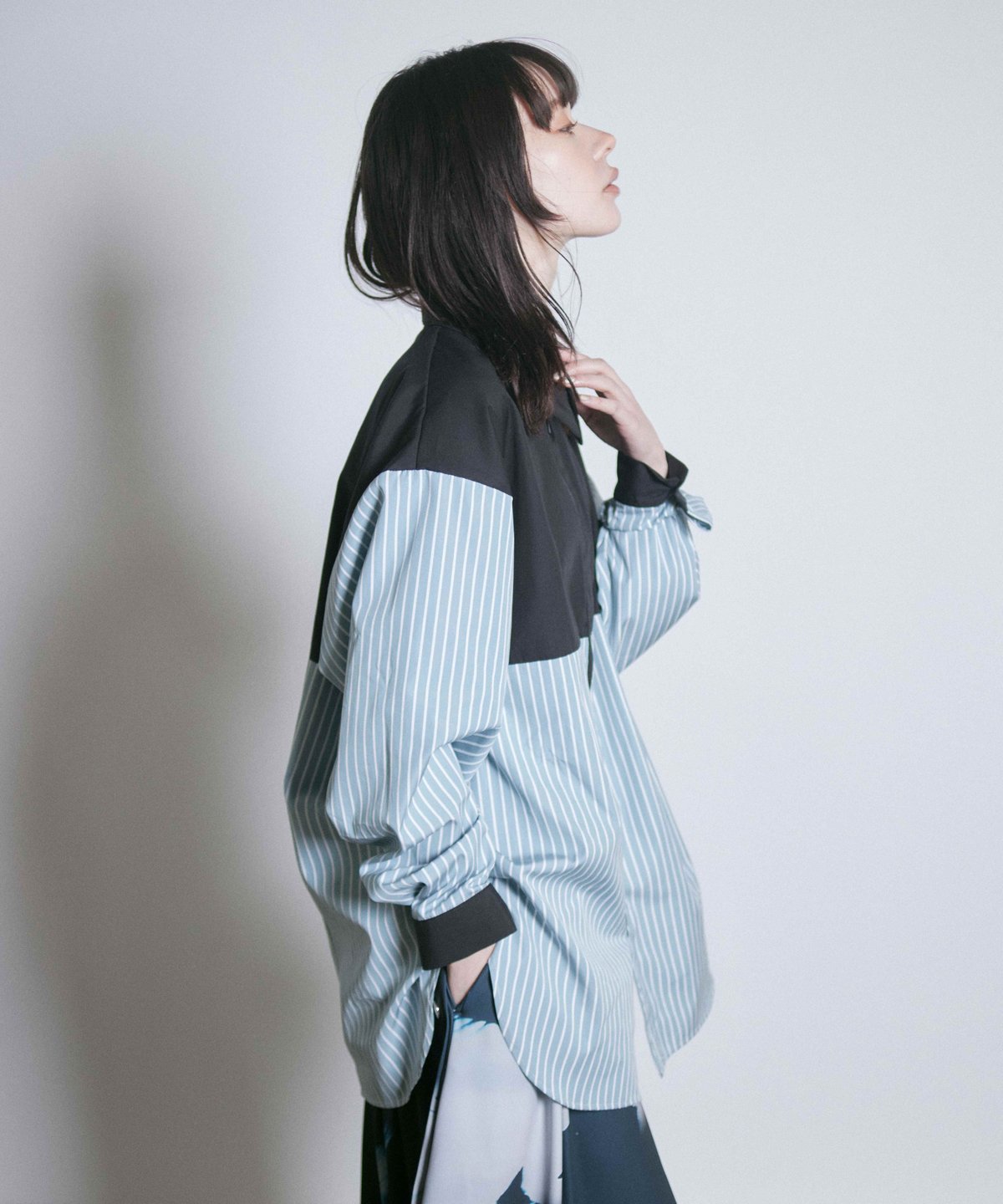 Andante front zip shirt / Black&Bule stripe | 0658