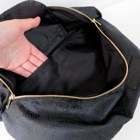 NISHIJIN BLACK BODYBAG 黒鶴