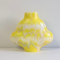 - We - Lemmon yellow
