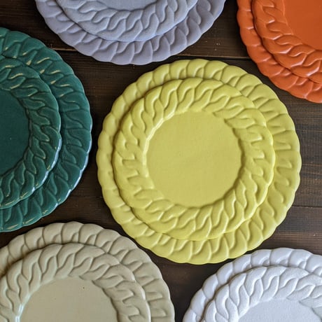 Chain dish  L - Lemon yellow