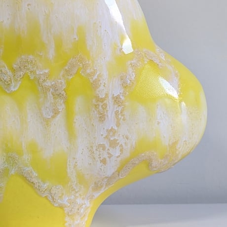 - We - Lemmon yellow