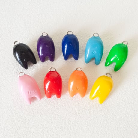 イロオトコ  ｜ ストラップチャーム 全9色 各700円