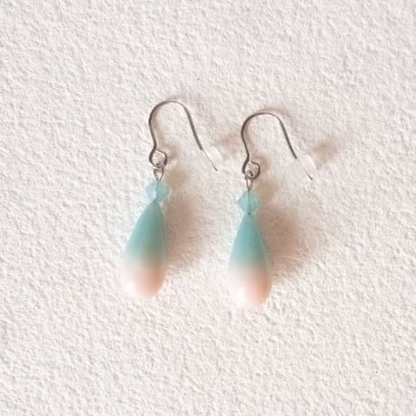 休息のはじまり　空のグラデーション ｜ イヤリング／ピアス