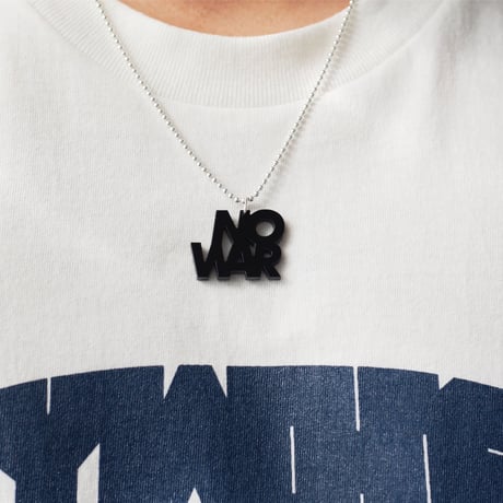 “NO WAR” necklace (Black / Clear)
