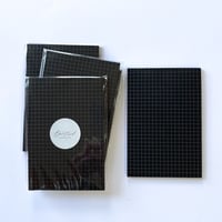 黒いメモ帳（方眼）. はがきサイズ