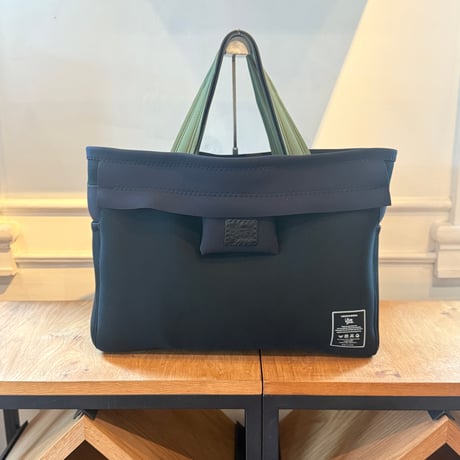 Lozzsandra | ZAG Totebag (Khaki x gold )+zip pocket
