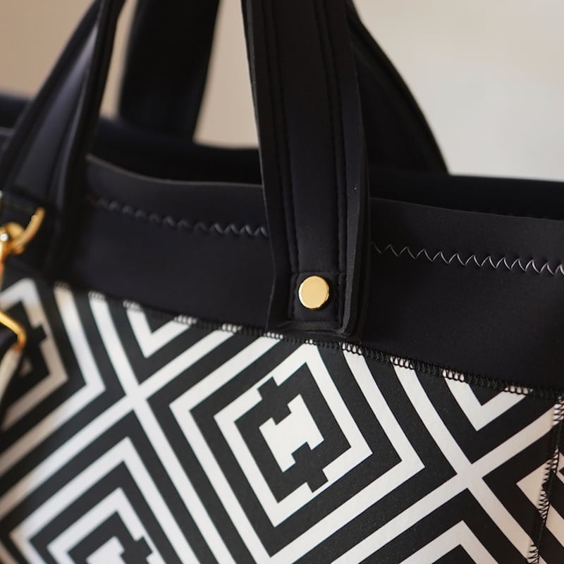 受注受付】Lozz Sandra / Big Totebag (R/hombus x Bla