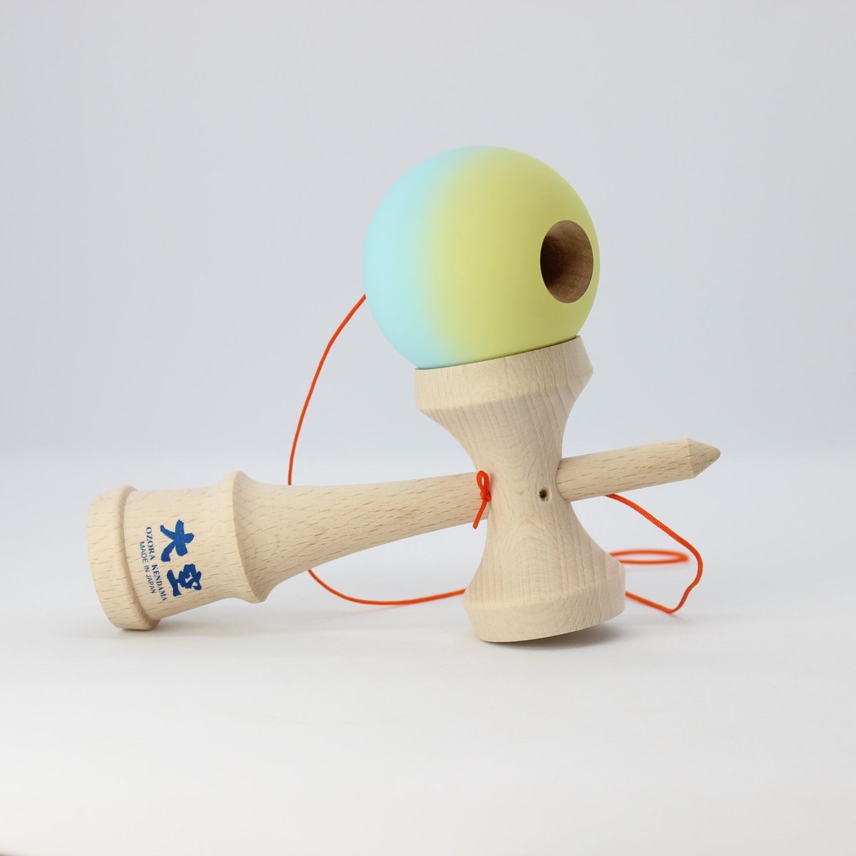 matt けん玉 緑と白のボール matt けん玉 緑と白のボール けん玉