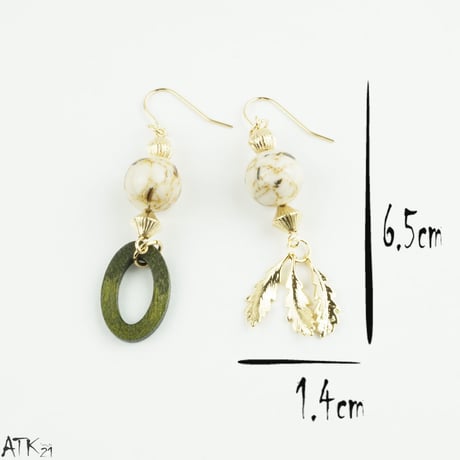 ウッドビーズ リーフ フリンジ ゴールド マーブルボール アシンメトリー フックピアス レディース アクセサリー：PHL171002
