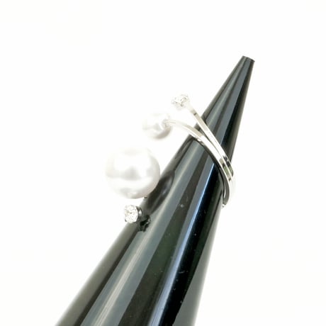 4連 パール ビジュー アシンメトリー リング 指輪 フリーサイズ 豪華 きれいめコーデ アクセサリー：R160602