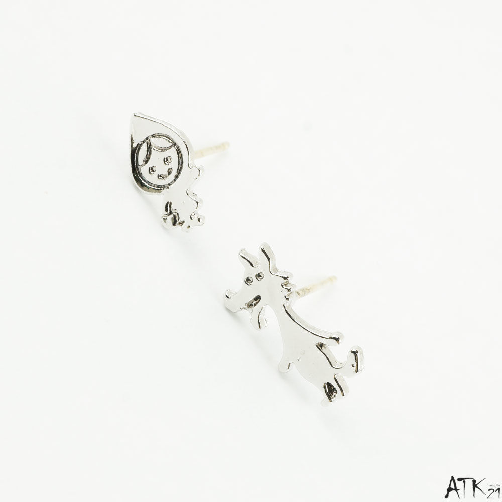 赤ずきんちゃん オオカミ おとぎ話 アシンメトリー ピアス 童話