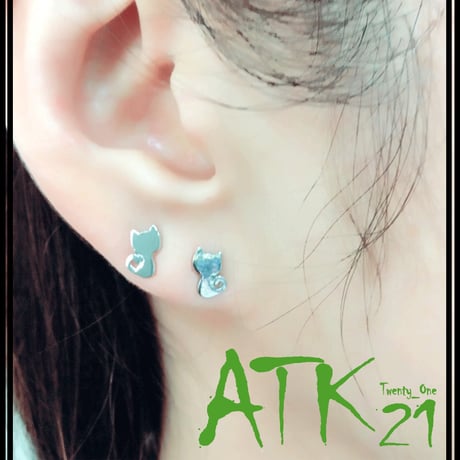 両耳用（2個セット）ねこ ネコ 猫 ピアス シルバー スタッドピアス かわいい cute ユニセックス アクセサリー：PS160610