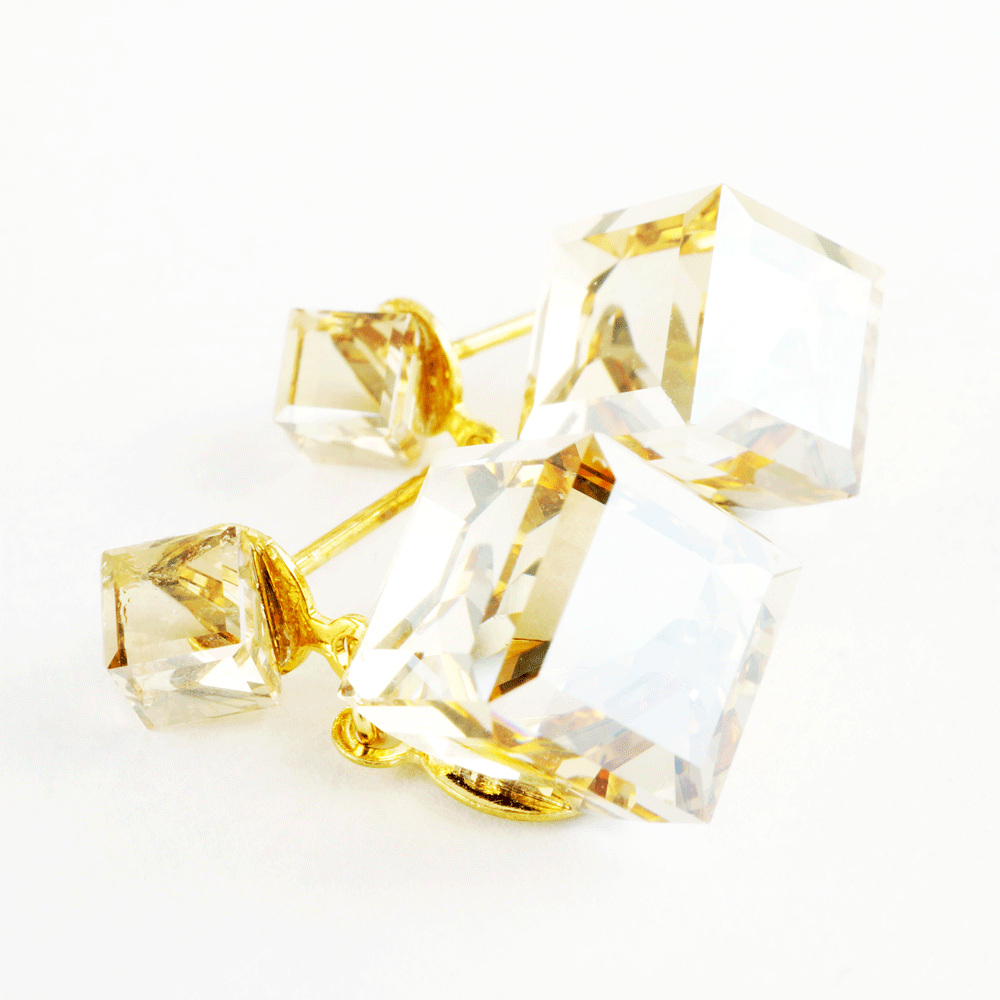 キューブ スクエア SWAROVSKI スワロフスキー ピアス オーロラ