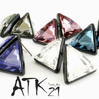 ✧ラッピング無料BOX付✧ SWAROVSKI トライアングル スワロフスキー スタッド ピアス 大人 上品 カジュアル おしゃれ アクセサリー：PSW1310004