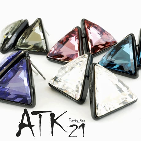 ✧ラッピング無料BOX付✧ SWAROVSKI トライアングル スワロフスキー スタッド ピアス 大人 上品 カジュアル おしゃれ アクセサリー：PSW1310004