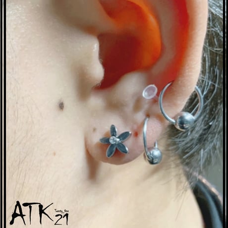 両耳用（2点セット）フラワー  ボディピアス  軟骨ピアス 16G ステンレス Surgical Steel 316L  メンズ レディース ユニセックス アクセサリー：MPS191210