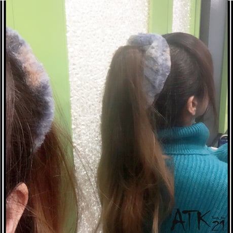 フェイクファー ふわふわ シュシュ ヘアゴム 簡単ヘアアレンジ ヘアポニー ハーフアップ まとめ髪 髪留め レディース ヘアアクセサリー：HS181101