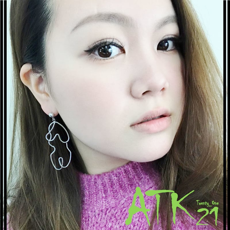 針金アート ボディラインモチーフ 体 ピアス スタッドピアス ゴールド