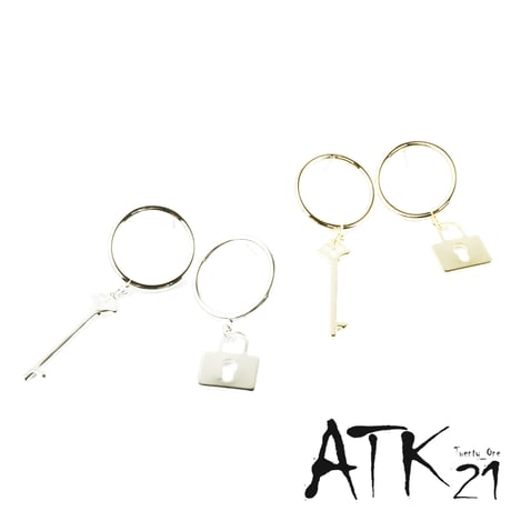 アシンメトリー ハート 鍵 キーモチーフ 揺れるピアス スイング シルバー ゴールド レディース アクセサリー：PL180302