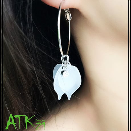 花びら フラワーモチーフ ピアス アシンメトリーピアス スタッドピアス セミマット 透ける リーフ レディース アクセサリー：PAS180301