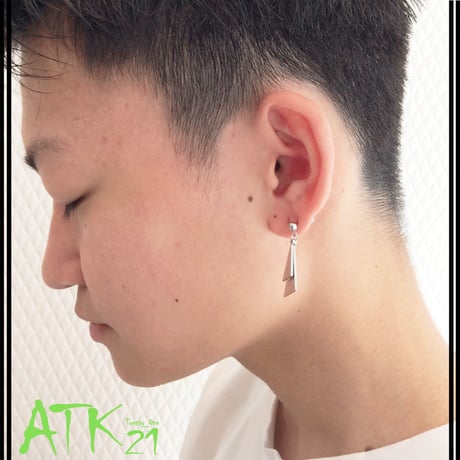 両耳用（2点セット）トライアングル  揺れる 16G  Surgical Steel 316L  スレートバーベル 軟骨 ボディピアス メンズ レディース ユニセックス ：MPS180201