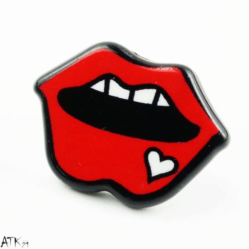 リップモチーフピアス 唇 リップ cute SEXY 真っ赤 レッド 赤 ハート