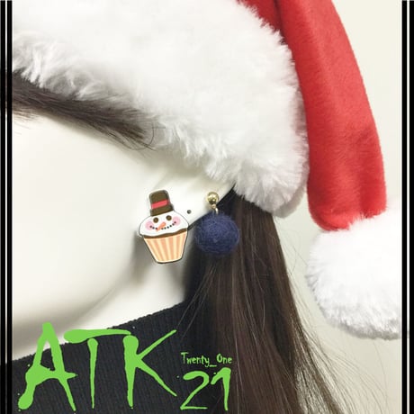 雪だるま トナカイ カップケーキ アシンメトリー ピアス かわいい 人気 おススメ クリスマス Xmasギフト 贈り物 揺れるピアス レディース アクセサリー：PKM170803