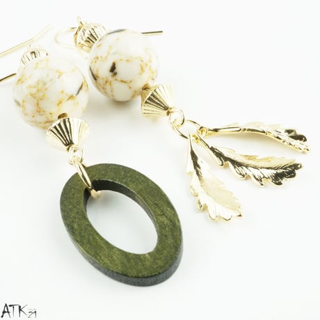 ウッドビーズ リーフ フリンジ ゴールド マーブルボール アシンメトリー フックピアス レディース アクセサリー：PHL171002