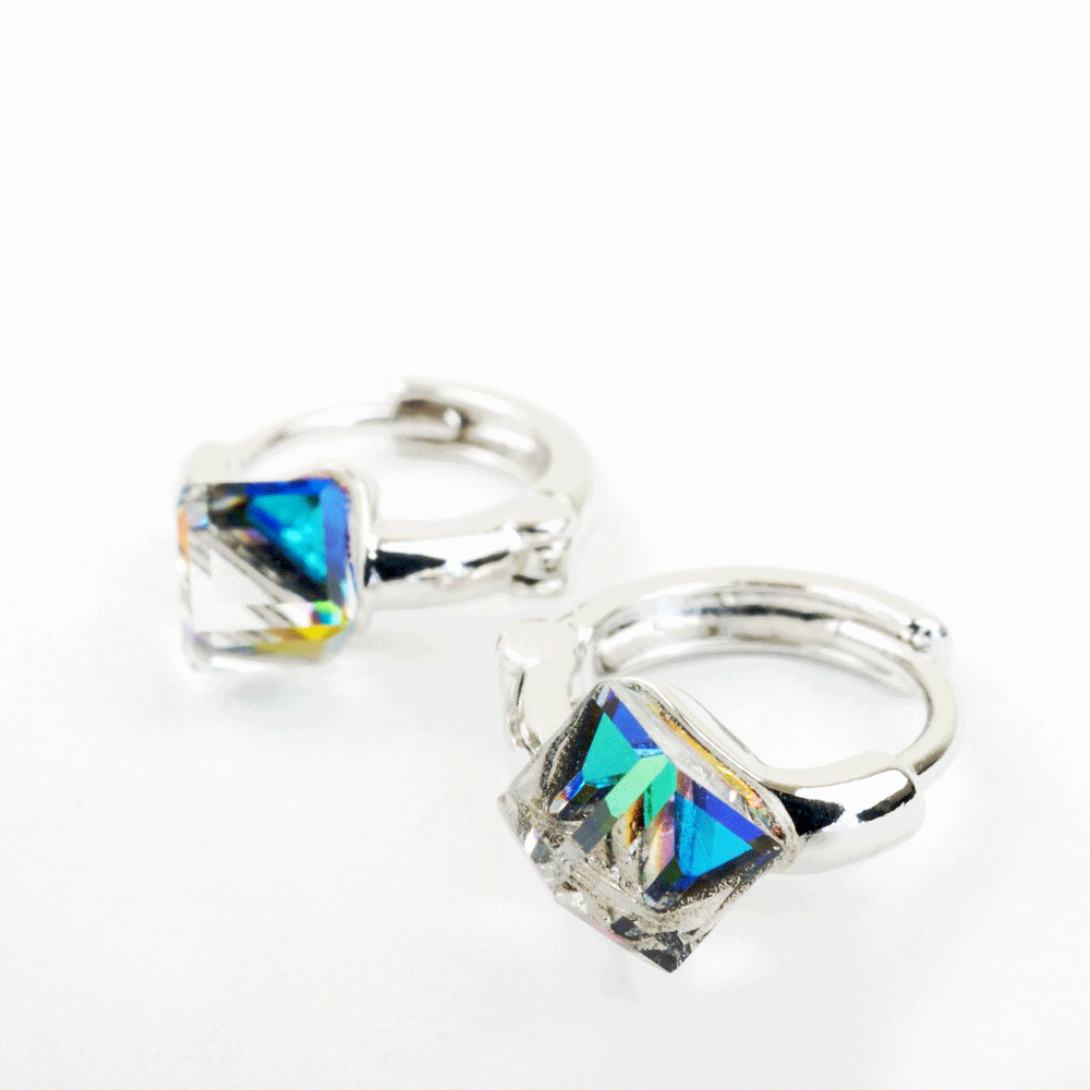 両耳用（2個セット） オーロラ スワロフスキー SWAROVSKI フープ 