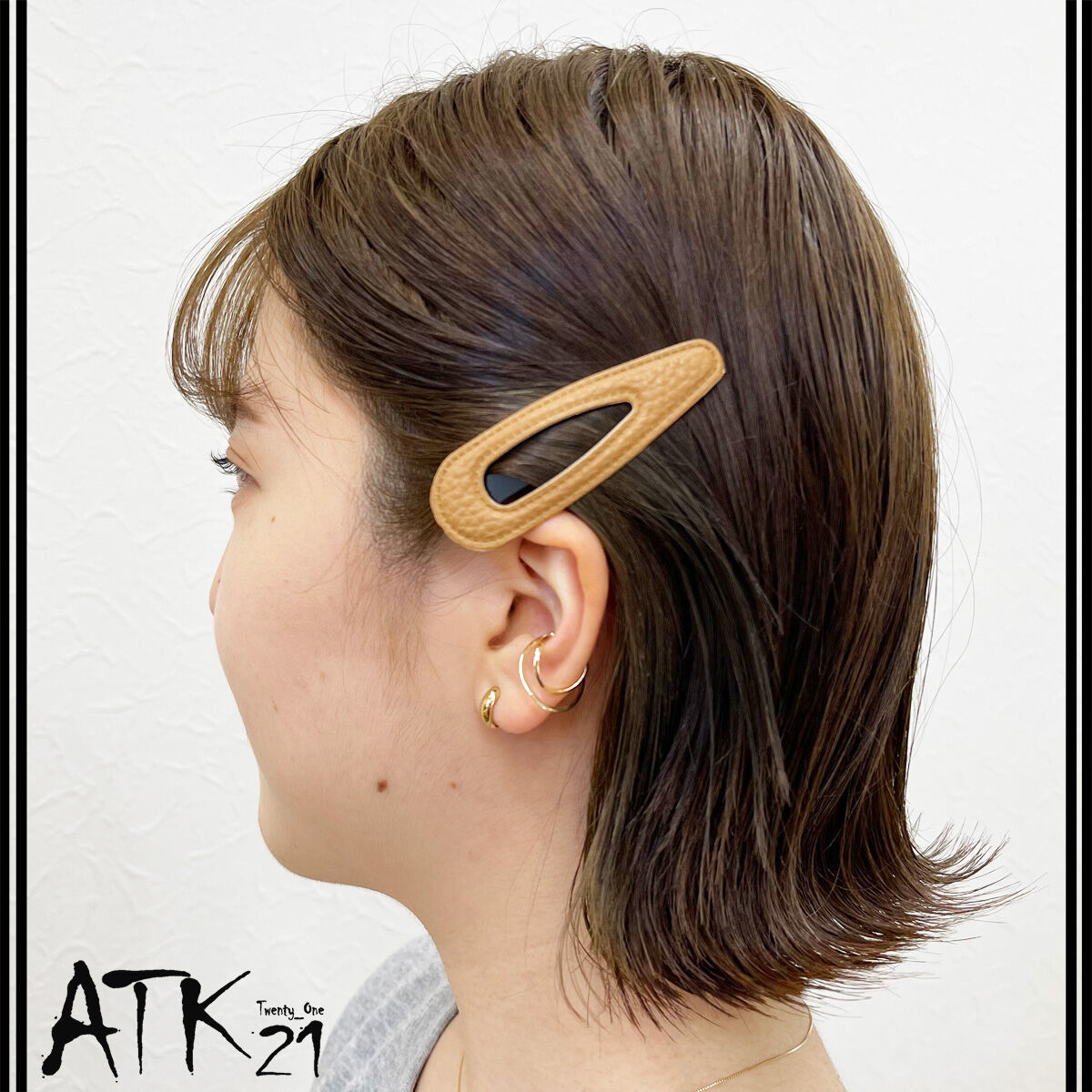 レザーヘアピン　ホワイト　（にょっき） レザーヘアピン ホワイト （にょっき）