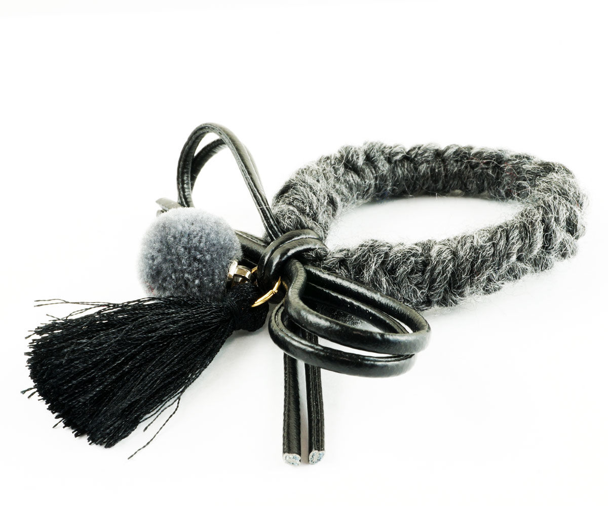 mamirin 様12/10⭕️ Leather+Denim ファーヘアゴム 毛糸 ヘアゴム シュシュ レザーリボン フリンジ 毛糸ボンボン