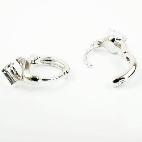 両耳用（2個セット） オーロラ スワロフスキー SWAROVSKI フープ リング ピアス ラウンドリングピアス大人コーデ レディース アクセサリー✧ラッピング無料BOX付✧：PSW150201