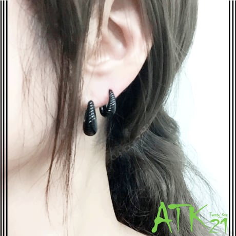 両耳用（S／2点セット）シンプル ツイスト フープピアス リングピアス ブラック シルバー ゴールド レディース アクセサリー：PHB180803S