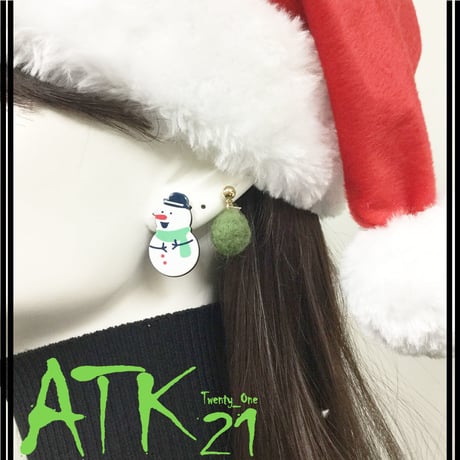 雪だるま トナカイ カップケーキ アシンメトリー ピアス かわいい 人気 おススメ クリスマス Xmasギフト 贈り物 揺れるピアス レディース アクセサリー：PKM170803