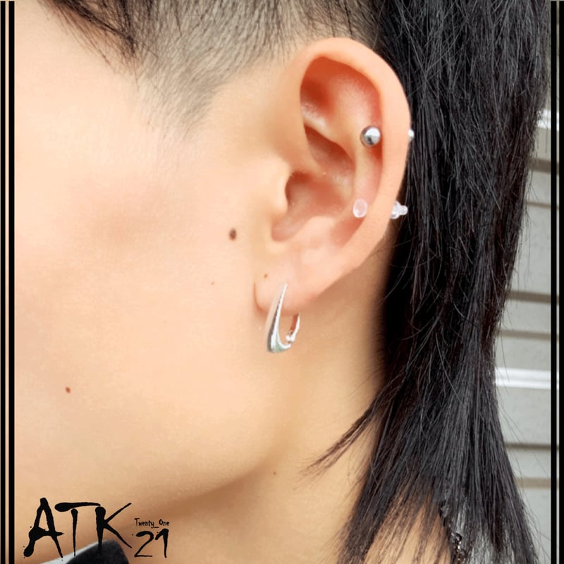両耳用（2点セット）バー トライアングル フープピアス リングピアス