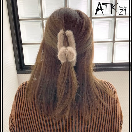モコモコファー ウェーブ バンスクリップ フェイクファー 秋冬 無地 ウェーブ 大きめ ヘアクリップ シンプル 大人 レディース 髪留め シーズン トレンド 簡単ヘアアクセサリー