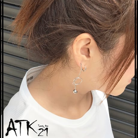 (2点セット）結び目モチーフ 変形ピアス ねじりモチーフ 個性的 ユニークスタッドピアス シルバー ゴールド メンズ レディース ユニセックス アクセサリー：PL190303