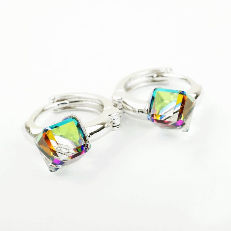 両耳用（2個セット） オーロラ スワロフスキー SWAROVSKI フープ