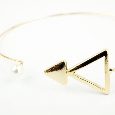 華奢なバングル 一粒パール オープントライアングル×プレート ブレスレット レディース アクセサリー おしゃれ 人気：BR160602T