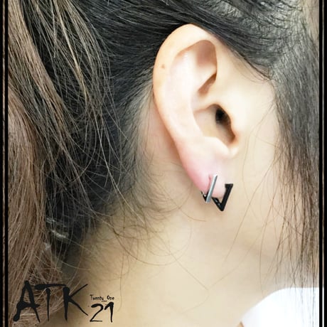 両耳用（2点セット）シンプル トライアングル 三角形 フープピアス リングピアス ブラック シルバー 18G  メンズ レディース ユニセックス アクセサリー：PHB180703 S
