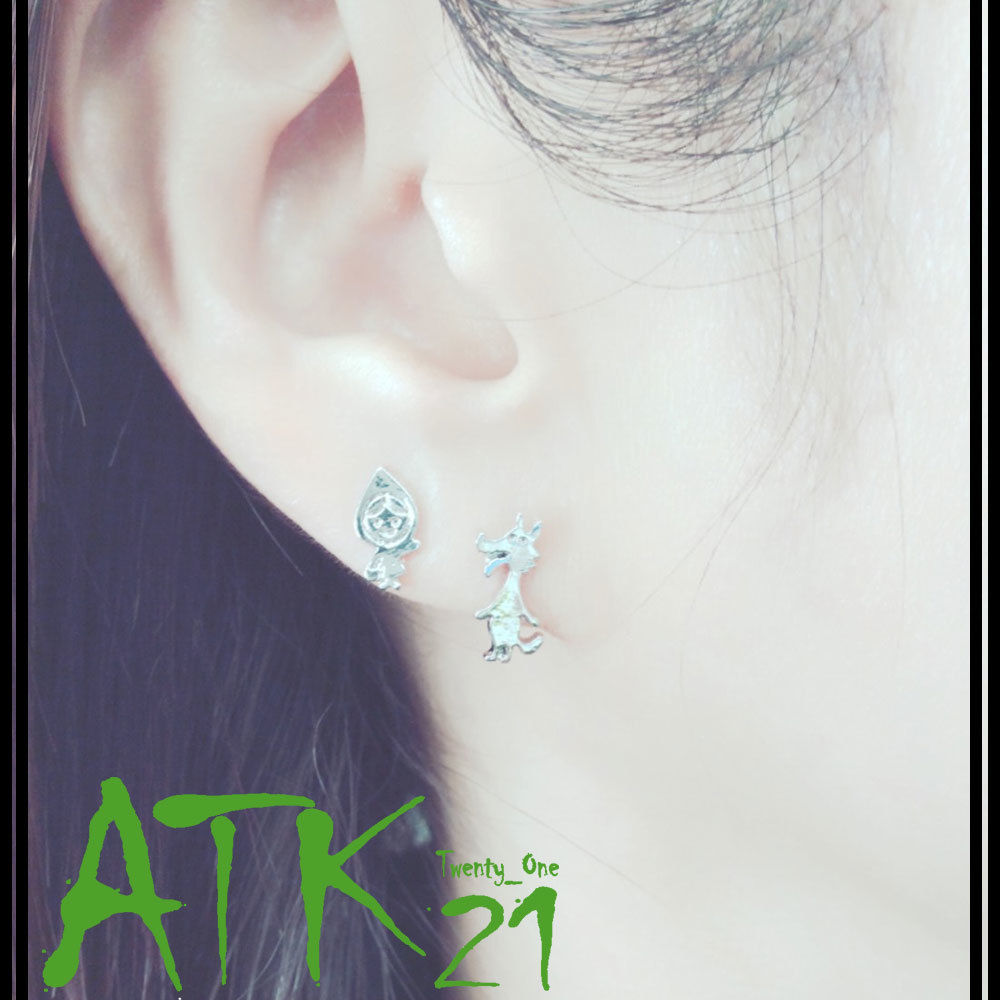 童話　赤ずきんちゃんピアス（変身狼） 赤ずきんちゃん オオカミ おとぎ話 アシンメトリー ピアス 童話