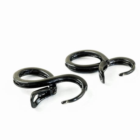 両耳用（2個セット） ∞ 無限大 インフィニティ フープ リング ピアス ブラック メンズ レディース ユニセックス アクセサリー：MPS160508