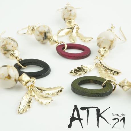 ウッドビーズ リーフ フリンジ ゴールド マーブルボール アシンメトリー フックピアス レディース アクセサリー：PHL171002