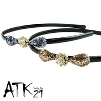 キラキラ リボン カチューシャ ヘッドアクセ ヘアアクセサリー ラメ フォーマル カジュアル 普段使い 女の子 子供 キッズ おしゃれ かわいい ヘアアクセサリー：HKK180801