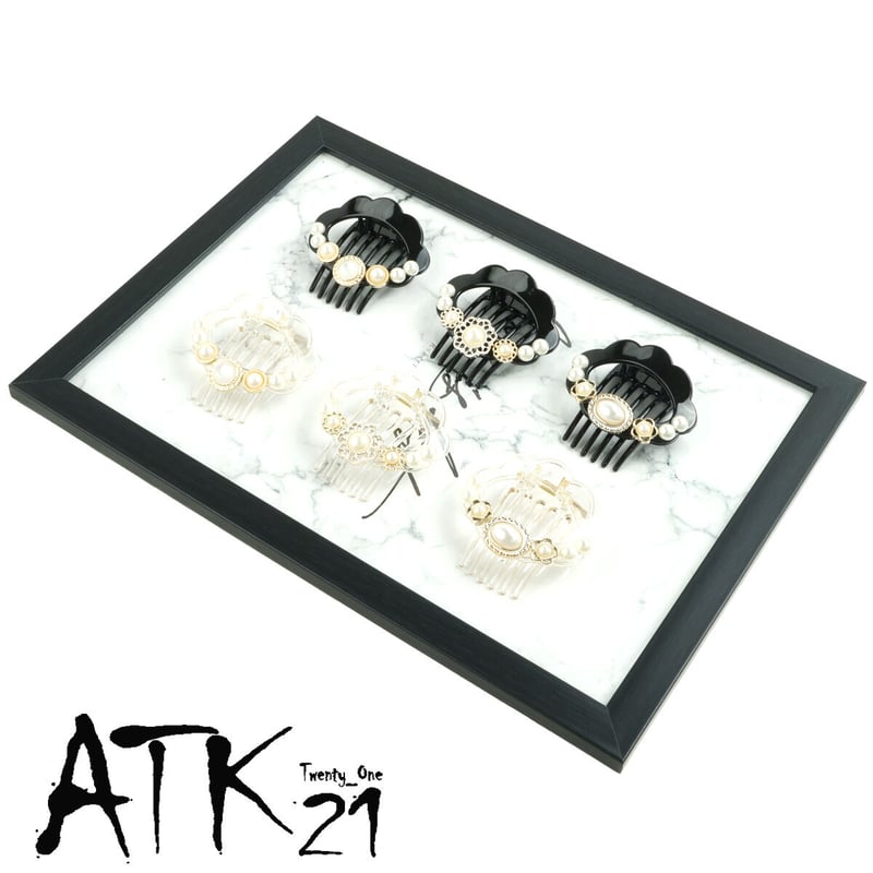 ボタニカルなアリッサムフラワーとボタンのヘアクリップ