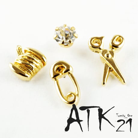（4点セット）ハサミ×糸巻き×安全ピン×ビジュー モチーフ ソーイングセット スタッド ピアス おもしろ 裁縫セット メンズ レディース アクセサリー：PS160204